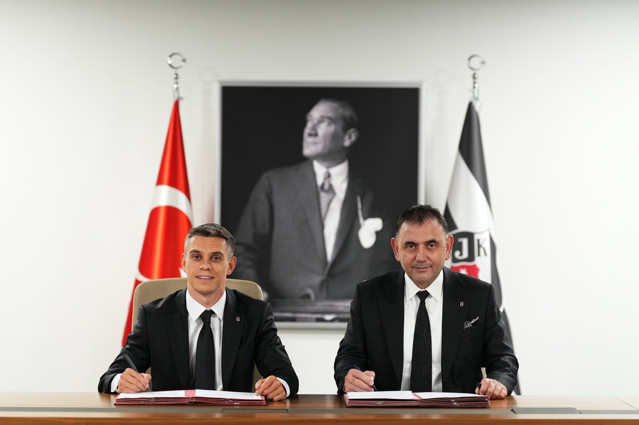 Kraj ere na Emiratesu: Trossard zvanično potpisao za Bešiktaš