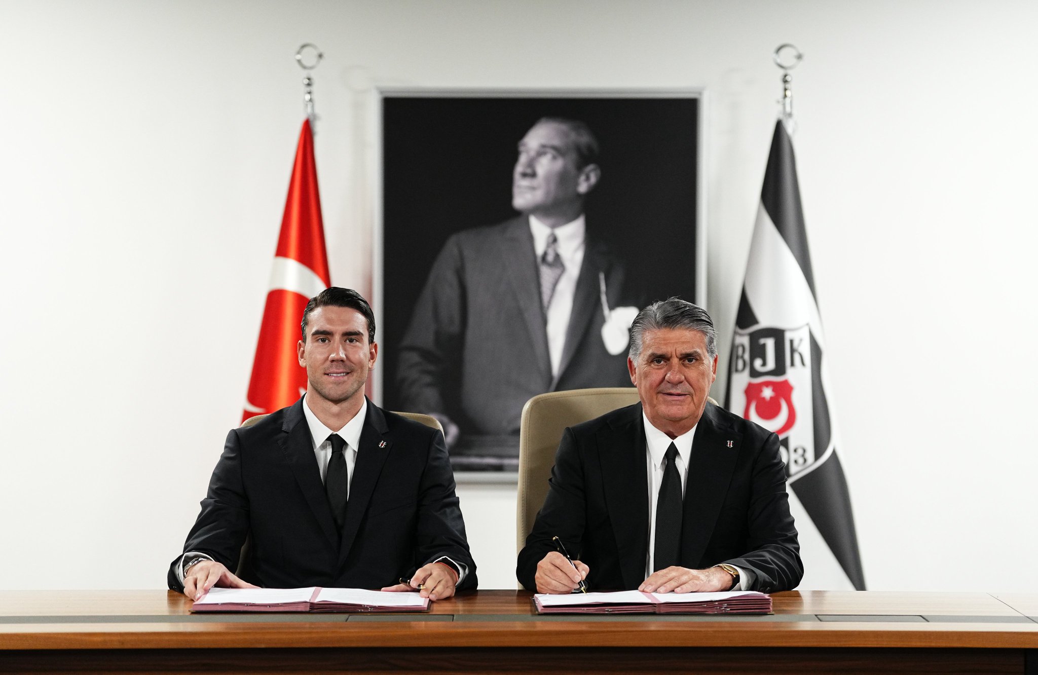 Beşiktaş zvanično potvrdio: Vlahović potpisao trogodišnji ugovor