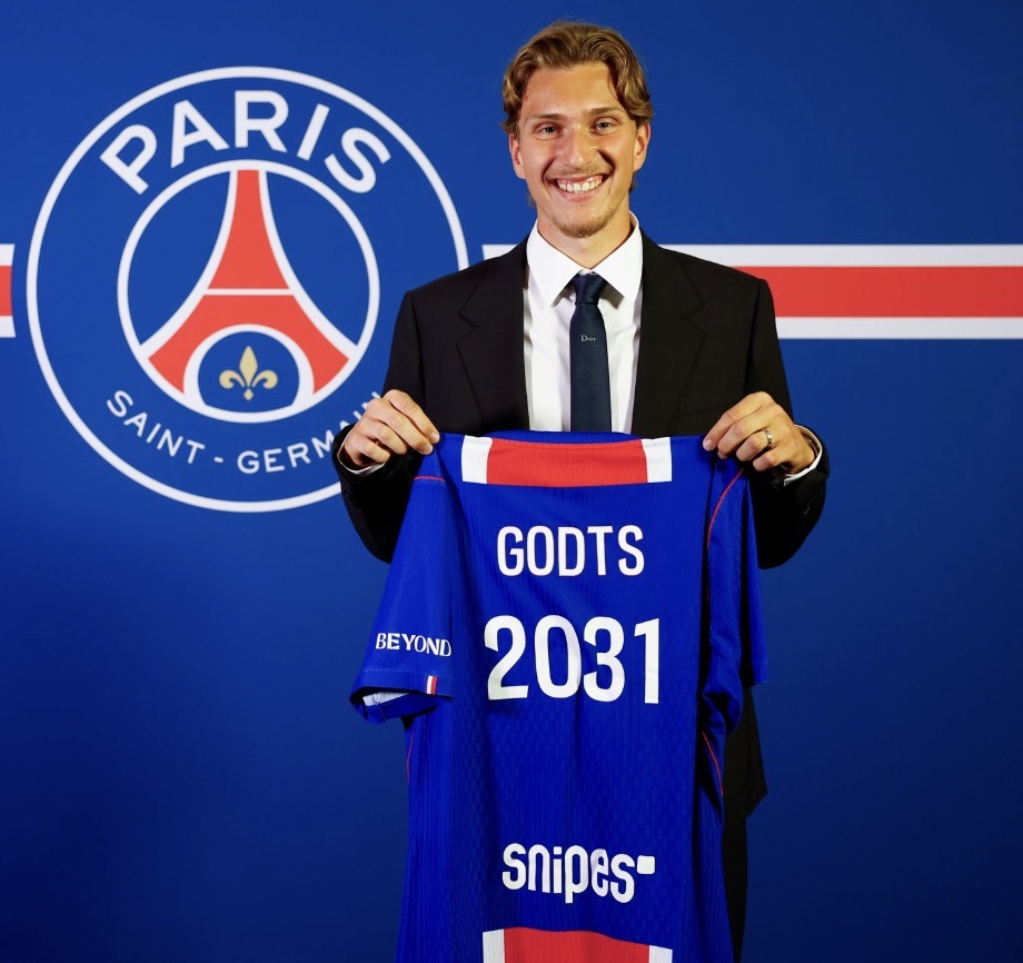 Mika Godts zvanično potpisao za PSG