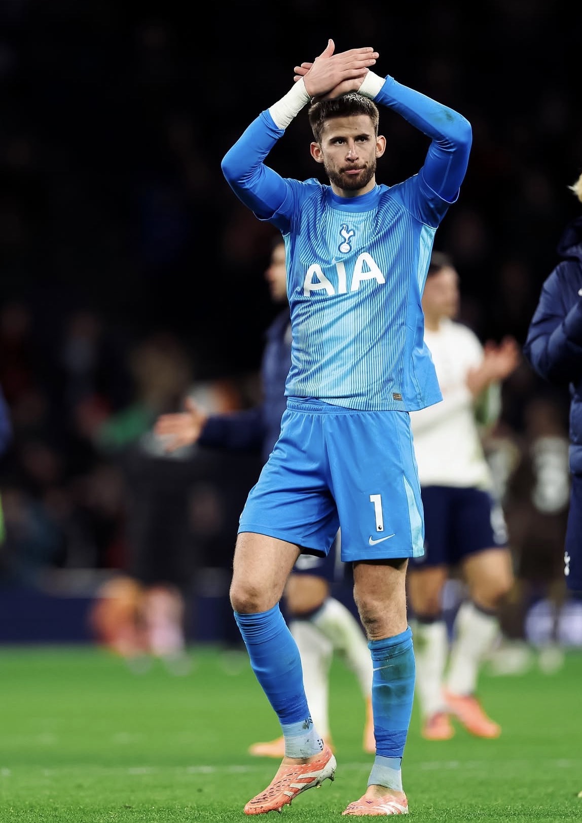 Kraj sapunice sa golmanima: Tottenham prihvatio ponudu Juventusa za Vicaria